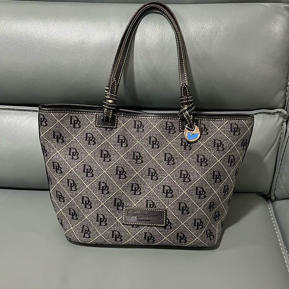 Dooney & Bourke Shoulder bag